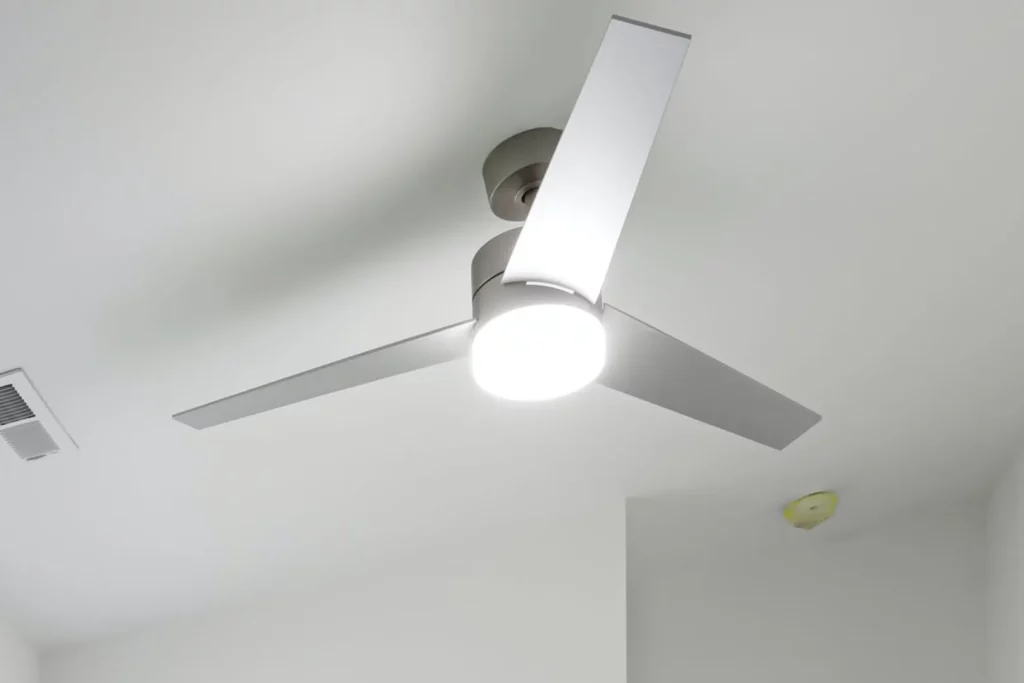 Escolha ventiladores compatíveis com LED - Melhores Ventiladores de Teto